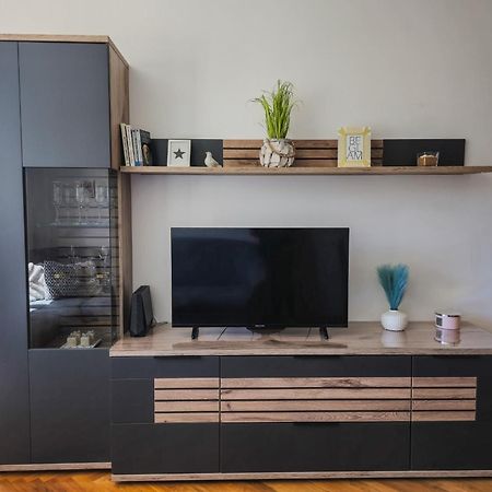 Apartment Cesarica Omiš Екстериор снимка
