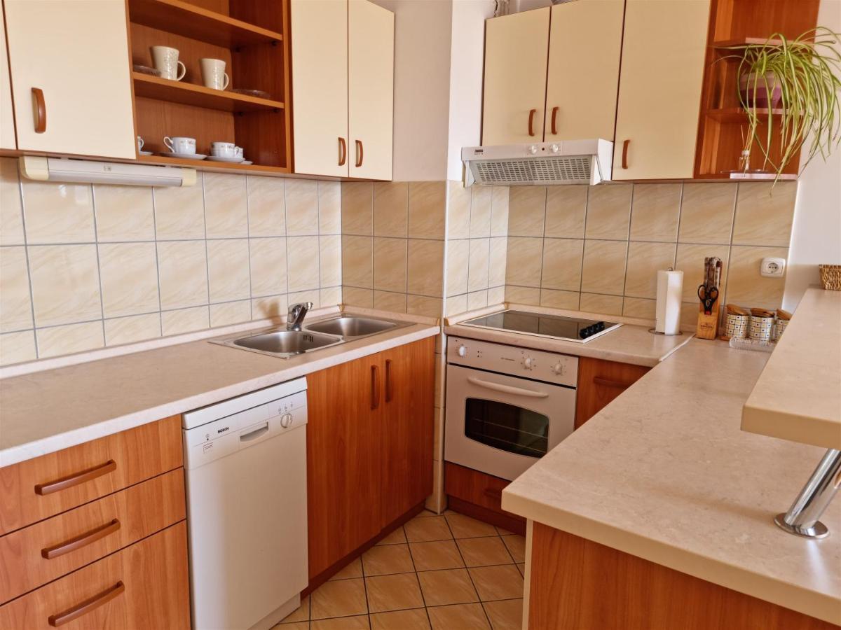 Apartment Cesarica Omiš Екстериор снимка