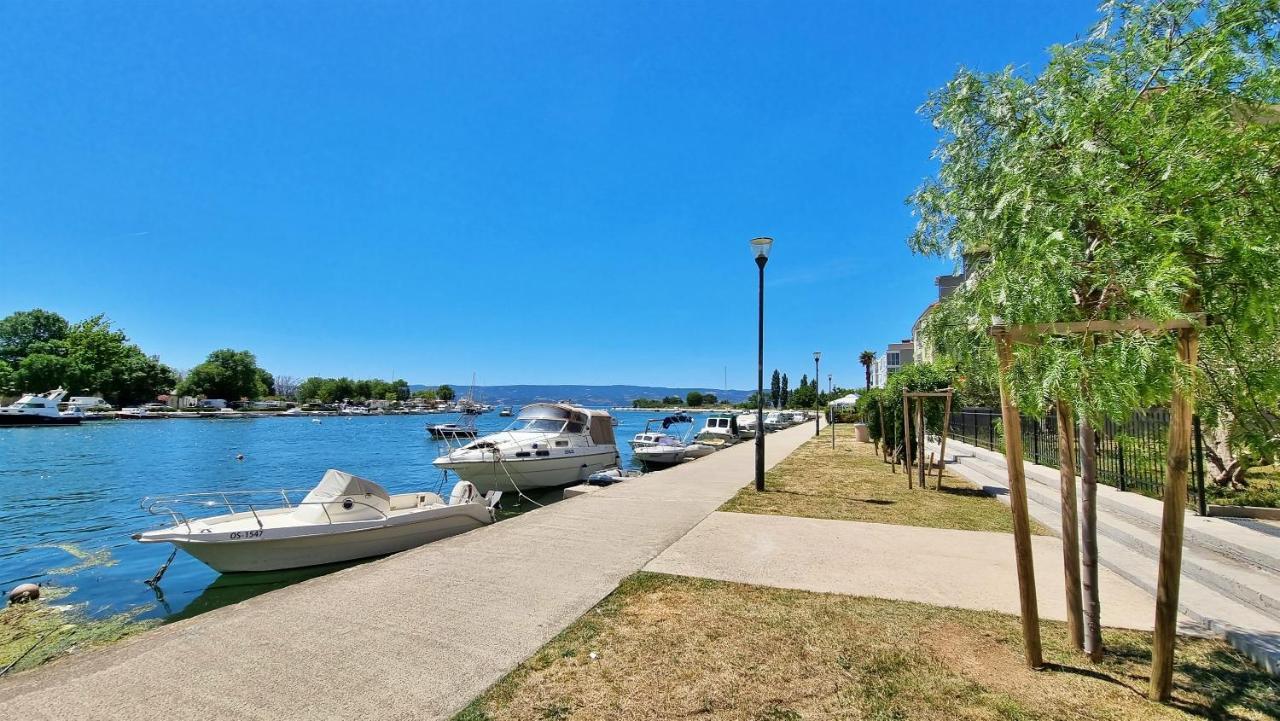 Apartment Cesarica Omiš Екстериор снимка