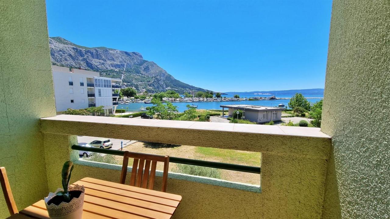 Apartment Cesarica Omiš Екстериор снимка