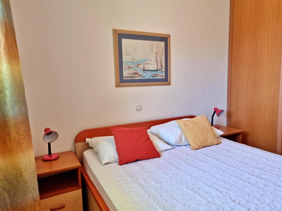 Apartment Cesarica Omiš Екстериор снимка