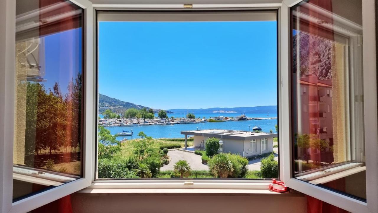 Apartment Cesarica Omiš Екстериор снимка