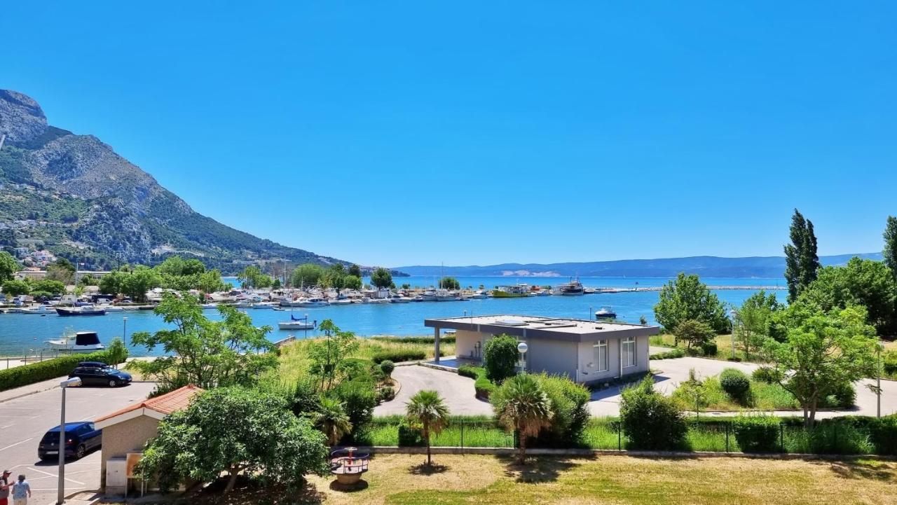 Apartment Cesarica Omiš Екстериор снимка