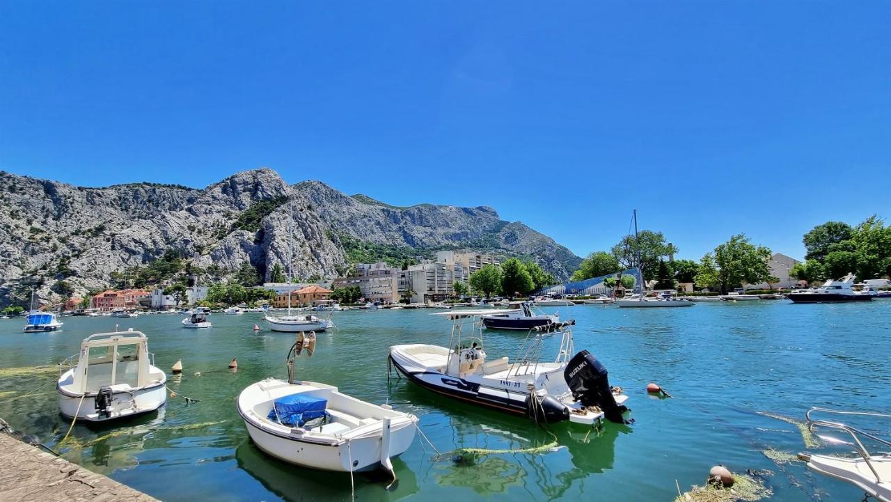 Apartment Cesarica Omiš Екстериор снимка