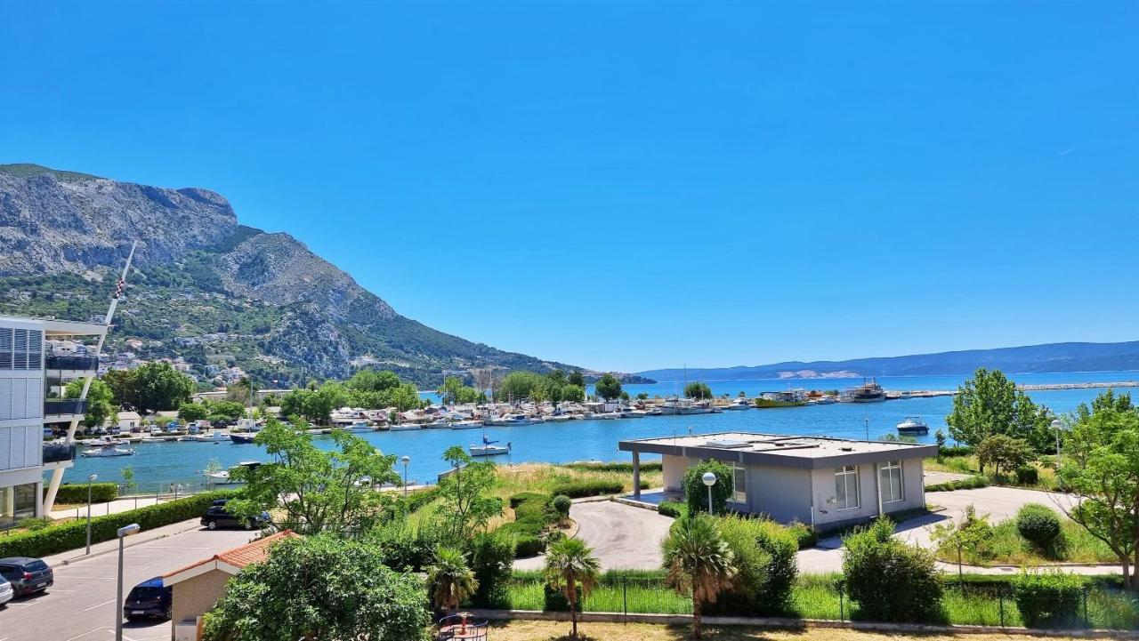 Apartment Cesarica Omiš Екстериор снимка